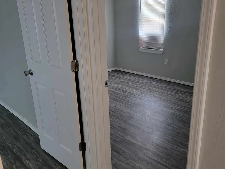 1428 Mallard Dr — Photo 9