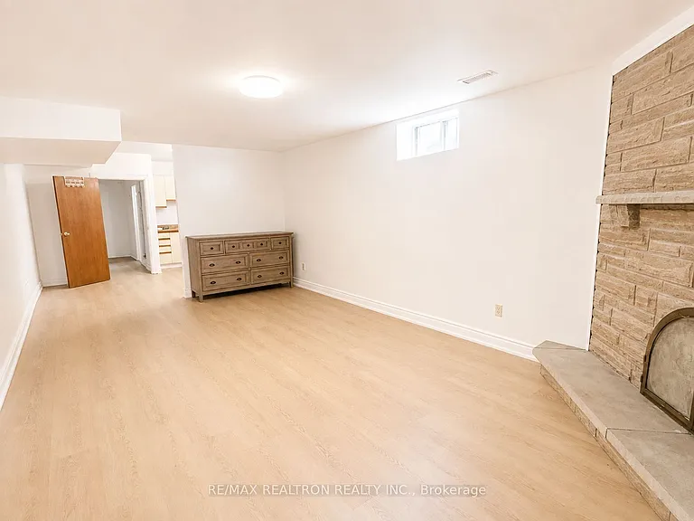 322 Morrish Rd #BASEMENT — Photo 4