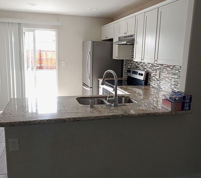 2nd image of 1416 Manzanita Way