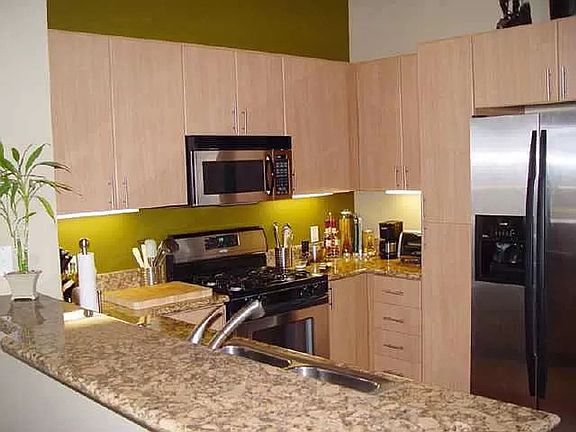 3rd image of 1465 C St Unit 3613