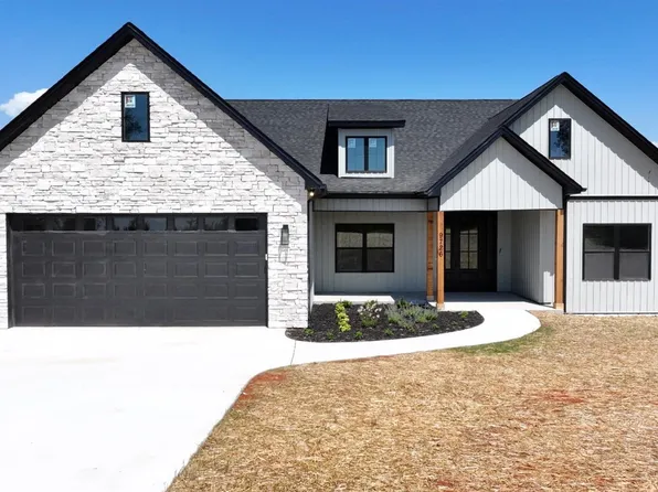 9726 Leesville Rd, Evington, VA 24550