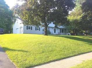 70 Willis Dr, Ewing, NJ 08628