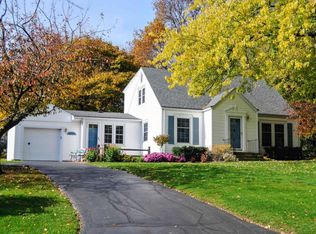 1045 Apple Tree Ln, Brookfield, WI 53005