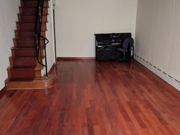 834 McClellan St, Philadelphia, PA 19148