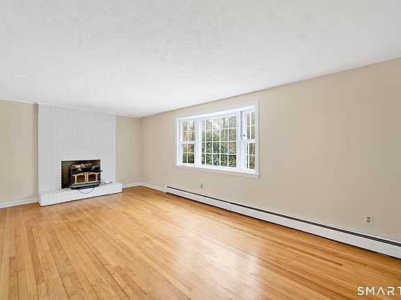 4th image of 629 Shenipsit Lake Road