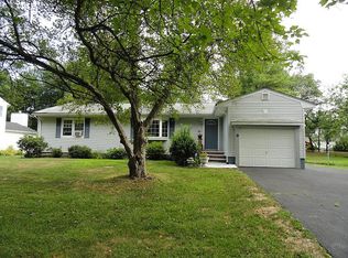 9 Sweetwood Ct, Parsippany, NJ 07054
