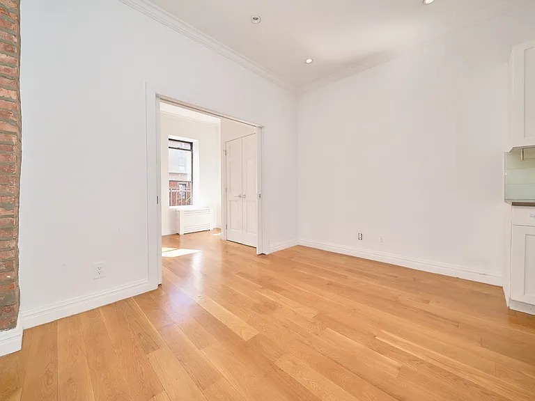 321 E 78th St #3B — Photo 3
