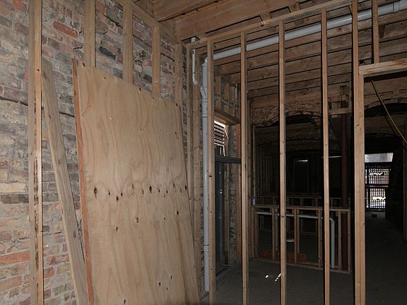 5th image of 3905 S Lake Park Ave