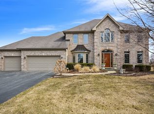 4N521 N Robert Frost Cir, St Charles, IL 60175