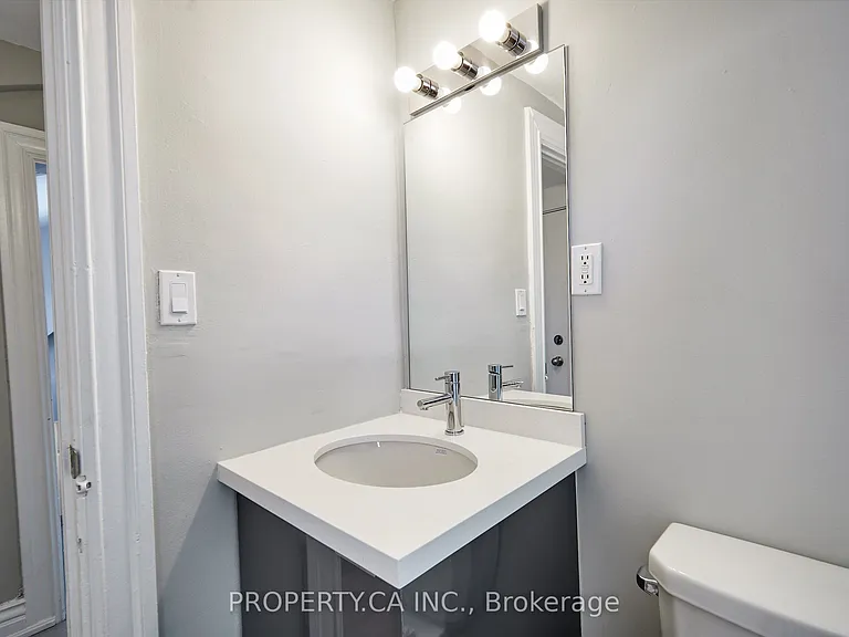 345 Gladstone Ave #UPPER — Photo 19
