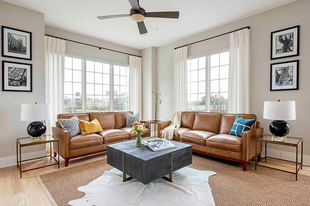 3 bed, 3.5 bath, 2500 sqft, $6,000 — Photo 1