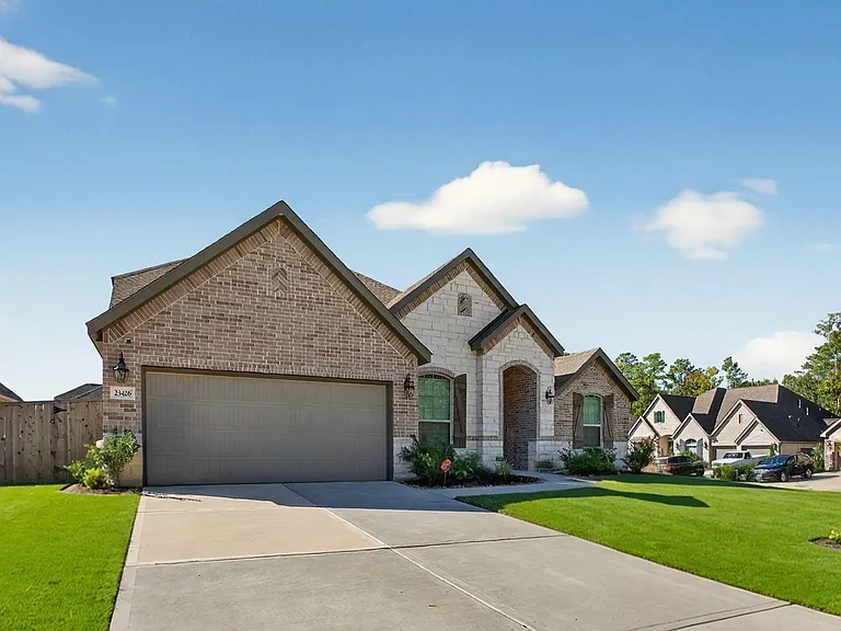 23426 Yaupon Hills Dr — Photo 2