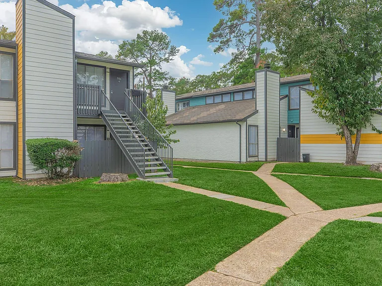 Kendall Manor — Photo 12
