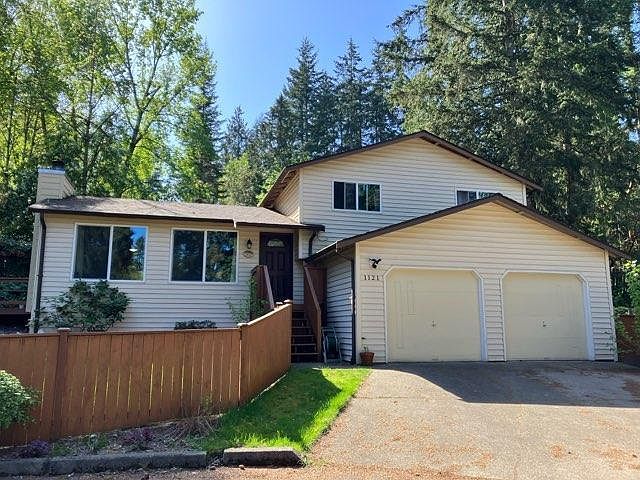 1st image of 1121 NE 197th Ct