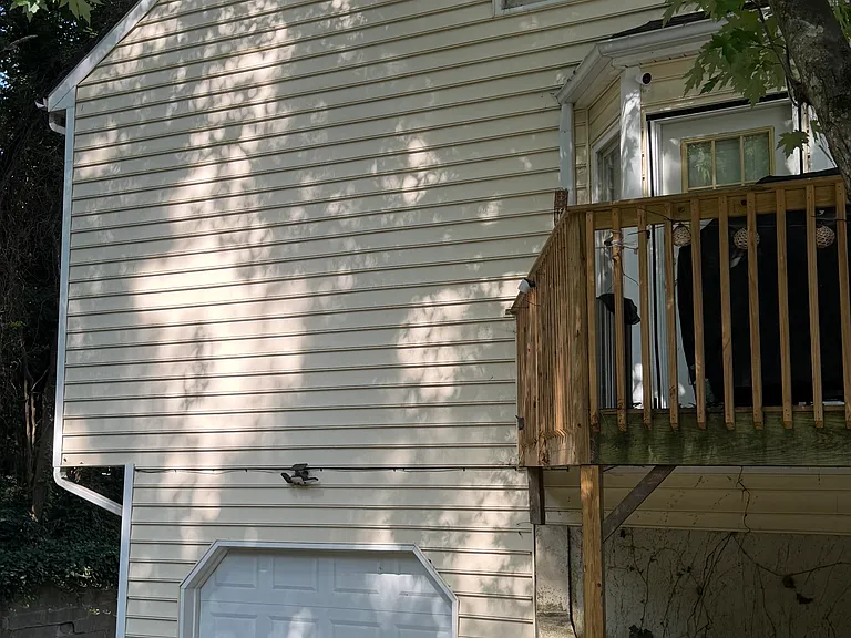 1126 Magnolia Way SE — Photo 2