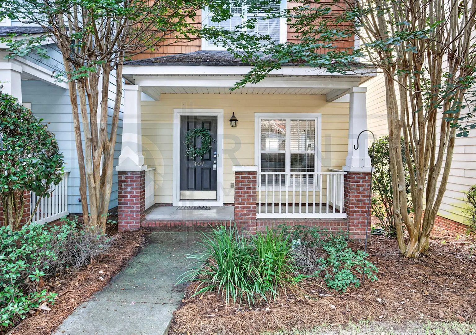 Townhouse in Hampton Forest — Photo 1