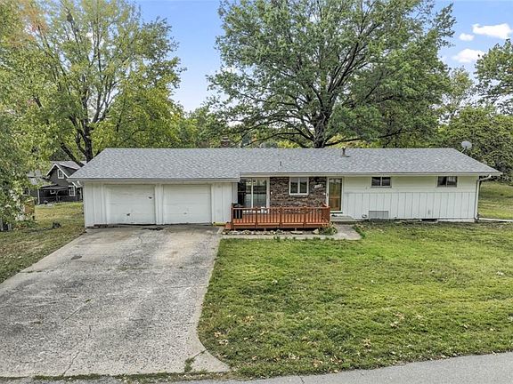 5th image of 133 Dockside Cir