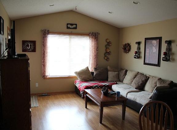 3rd image of 1512 Oriole Ave