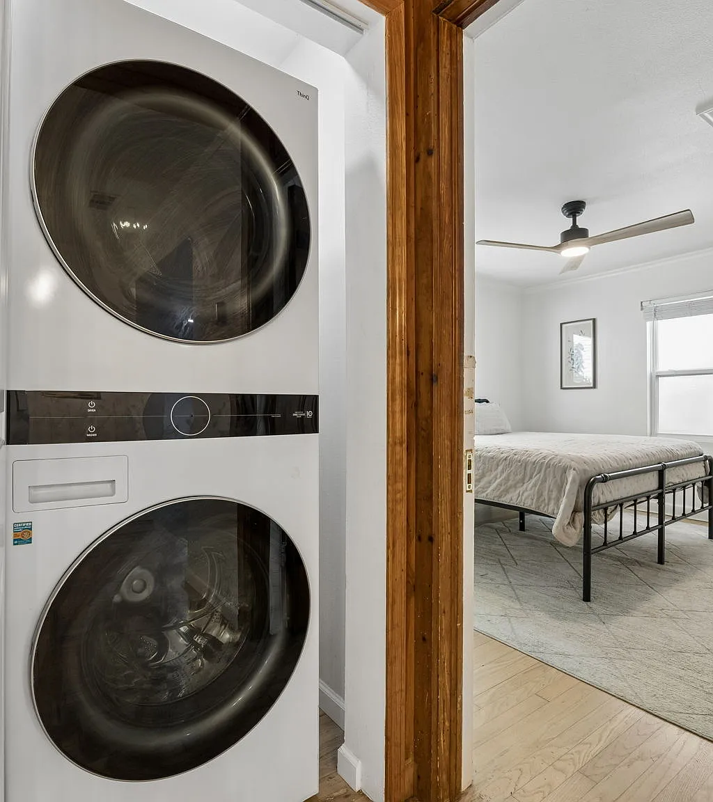 3 bed, 1360 sqft, $2,350 — Photo 3