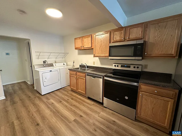 120 Raymond Ave #A — Photo 4