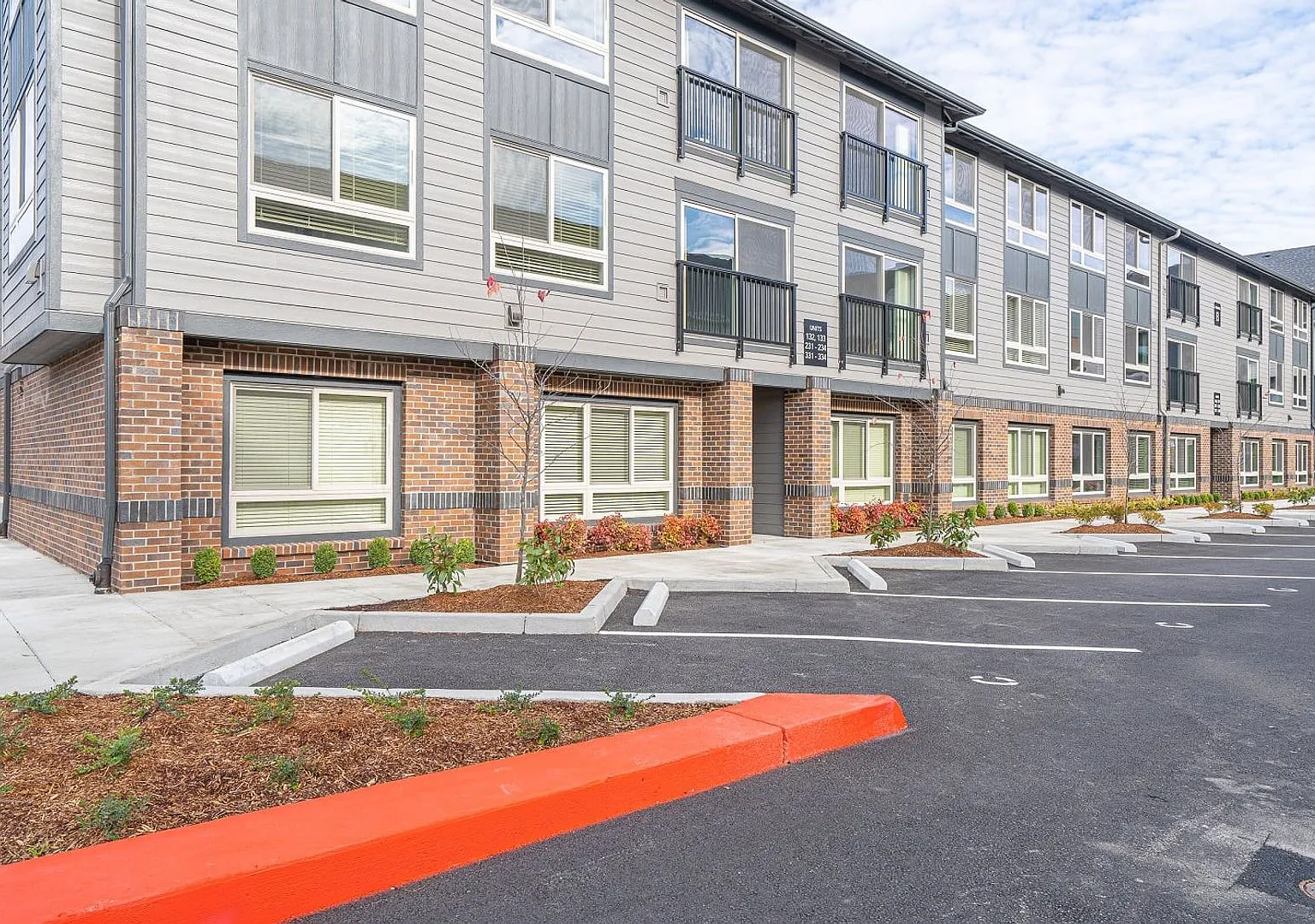 Market Village Apartments — Photo 4