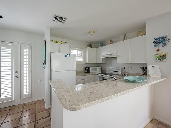 5th image of 564 Porter Ln