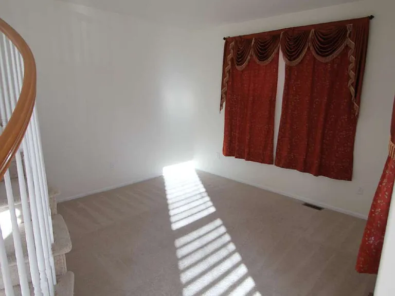 5420 Heatherton Ln — Photo 3