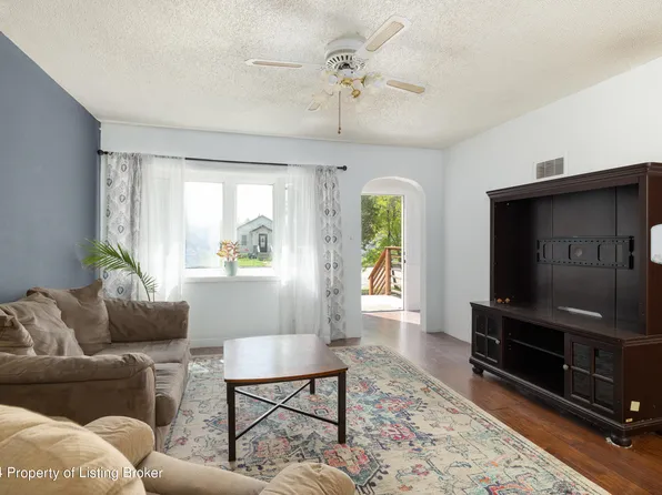 222 S Maple St, Hebron, ND 58638