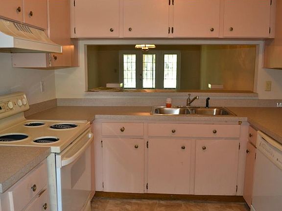 2nd image of 3422 Laurel Dale Dr
