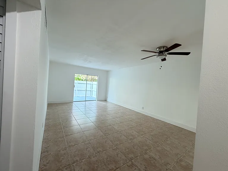 6711 N Kendall Dr #505 — Photo 5