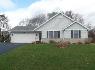 5933 Pierce Ln, South Beloit, IL 61080