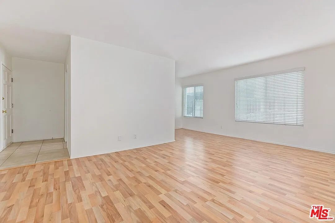 2 bed, 2.0 bath, 1014 sqft, $3,795 — Photo 4
