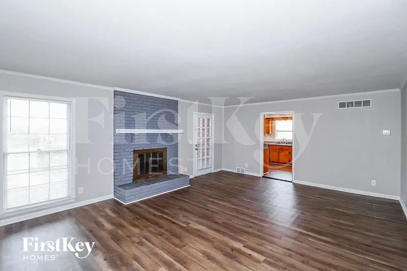 3 bed, 2.0 bath, 1698 sqft, $1,730 — Photo 3