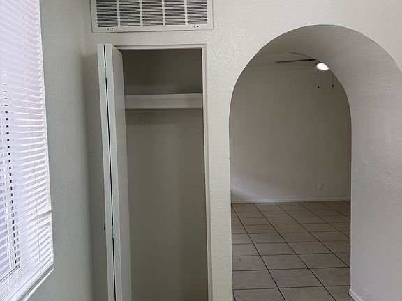 3rd image of 1223 E Jarvis Ave APT 1