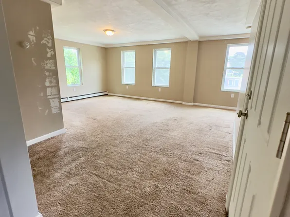 46 Brandon Rd #2, Dudley, MA 01571