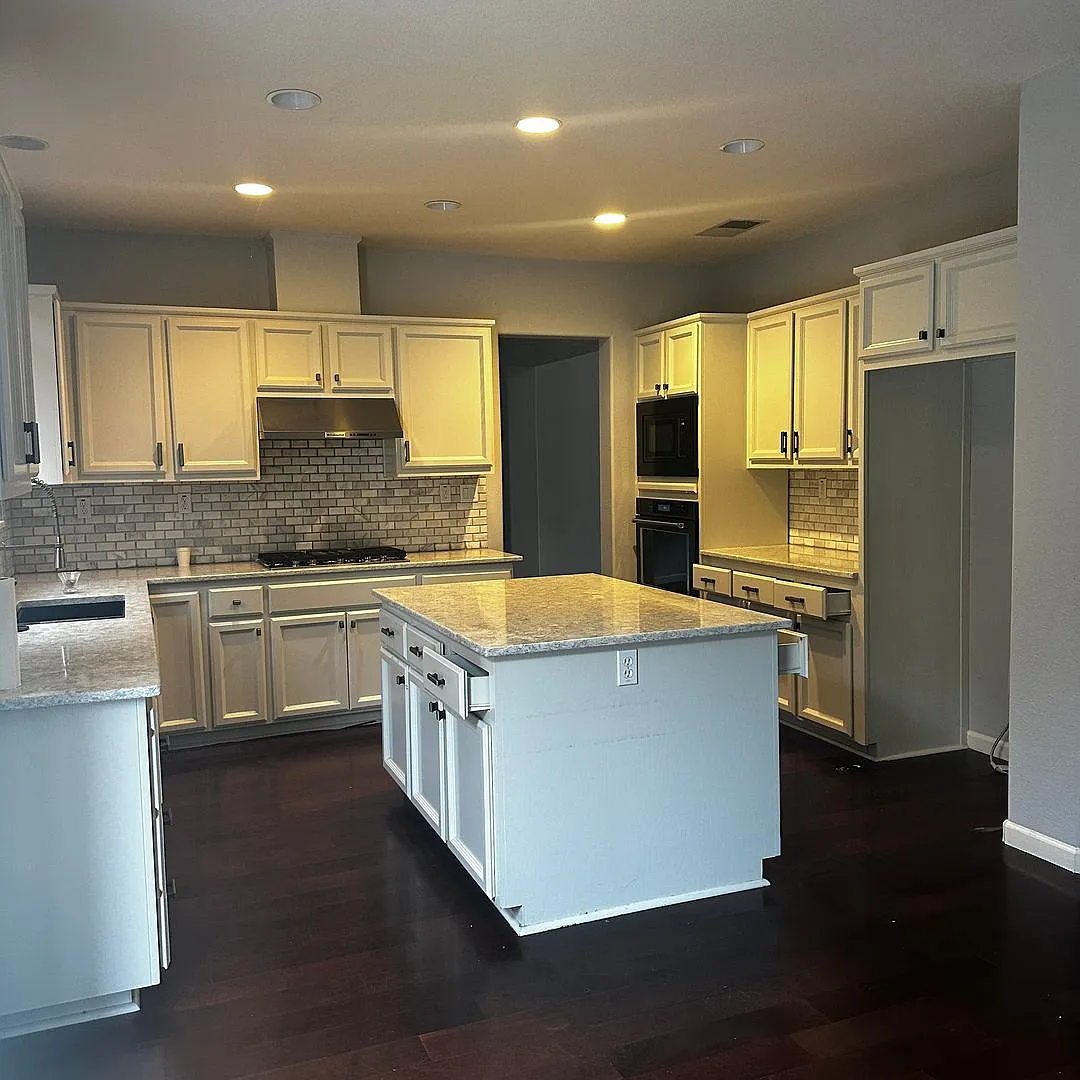 Building Photo - 340 Lyman Cir