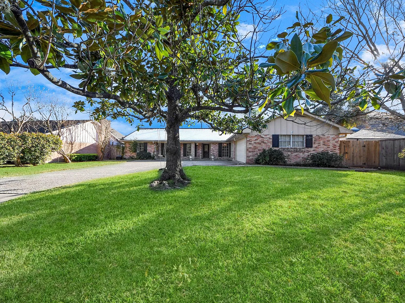 3 bed, 2.5 bath, 2314 sqft, $4,250 — Photo 2