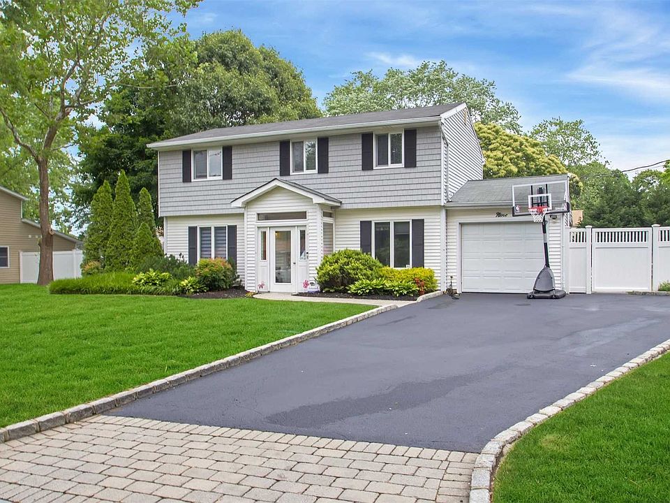 1st image of 9 Malibu Ln