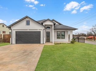 2561 Burton Ave, Fort Worth, TX 76105