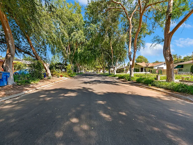 4570 Emerson St — Photo 3