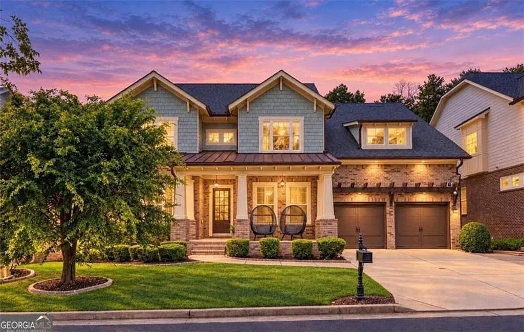 6 bed, 5.0 bath, 5940 sqft, $5,800 — Photo 1