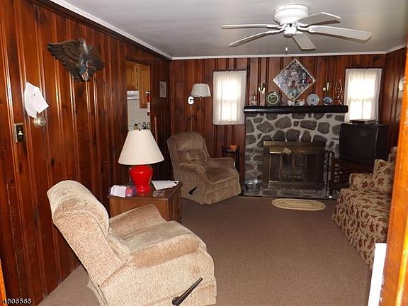 5th image of 107 Bushwick Ln