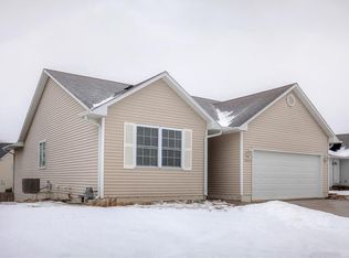 2613 Bent Ridge Ct, Des Moines, IA 50320