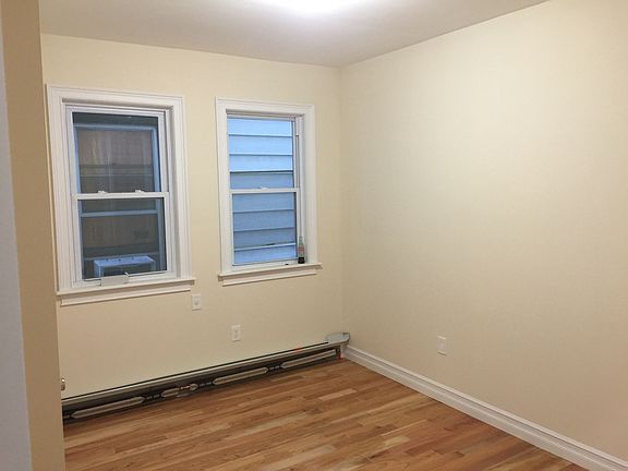 4th image of 10419 93rd Ave