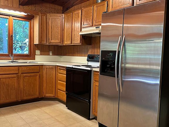 4th image of 4034 Deepwood Ln NW