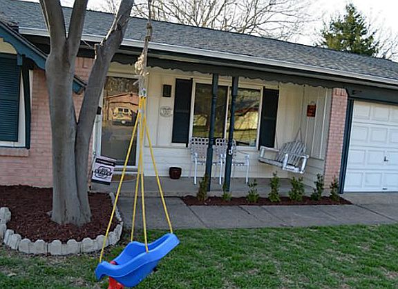 3rd image of 1905 Somerville Dr