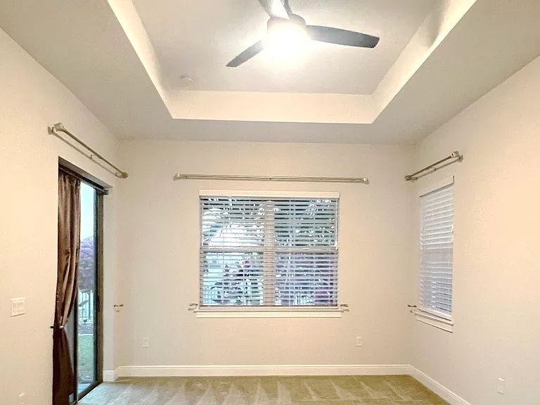 13147 Woodford St — Photo 23