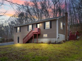 8 Auburn Trl, Coventry, CT 06238