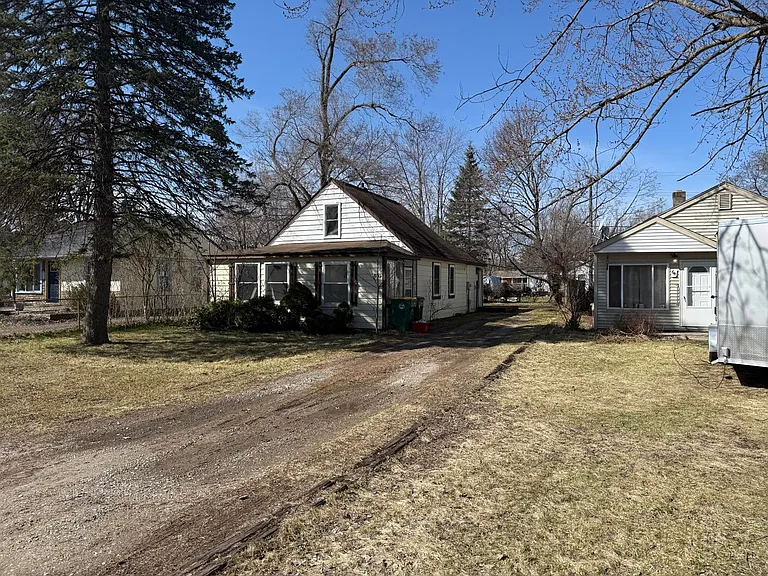 633 Bagley Ave — Photo 2