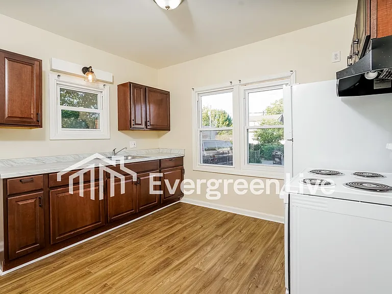 4827 N 46th St — Photo 5